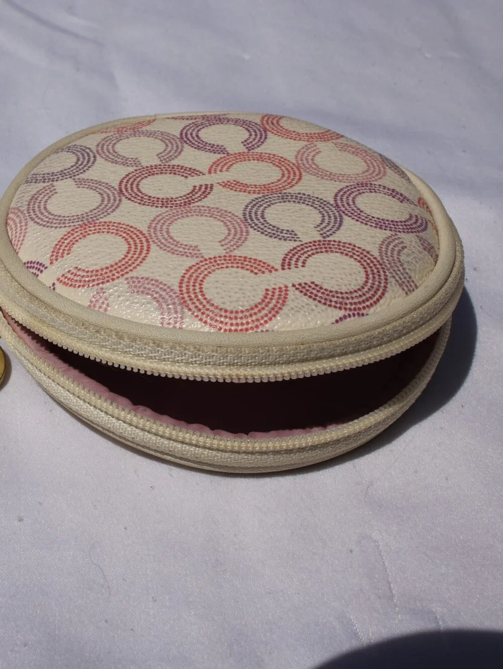 Coach Zip Coin Pouch Cream Round Cosmetic with Pink & Purple C Pattern Vintage